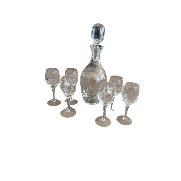 Mid Century Modern Flower Cut Design Decanter With Six Glasses Set
